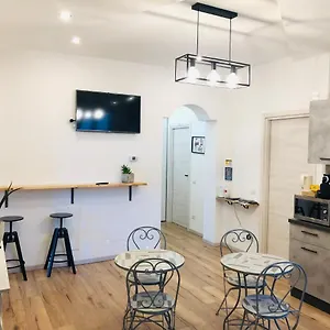 Rial Maison בית הארחה